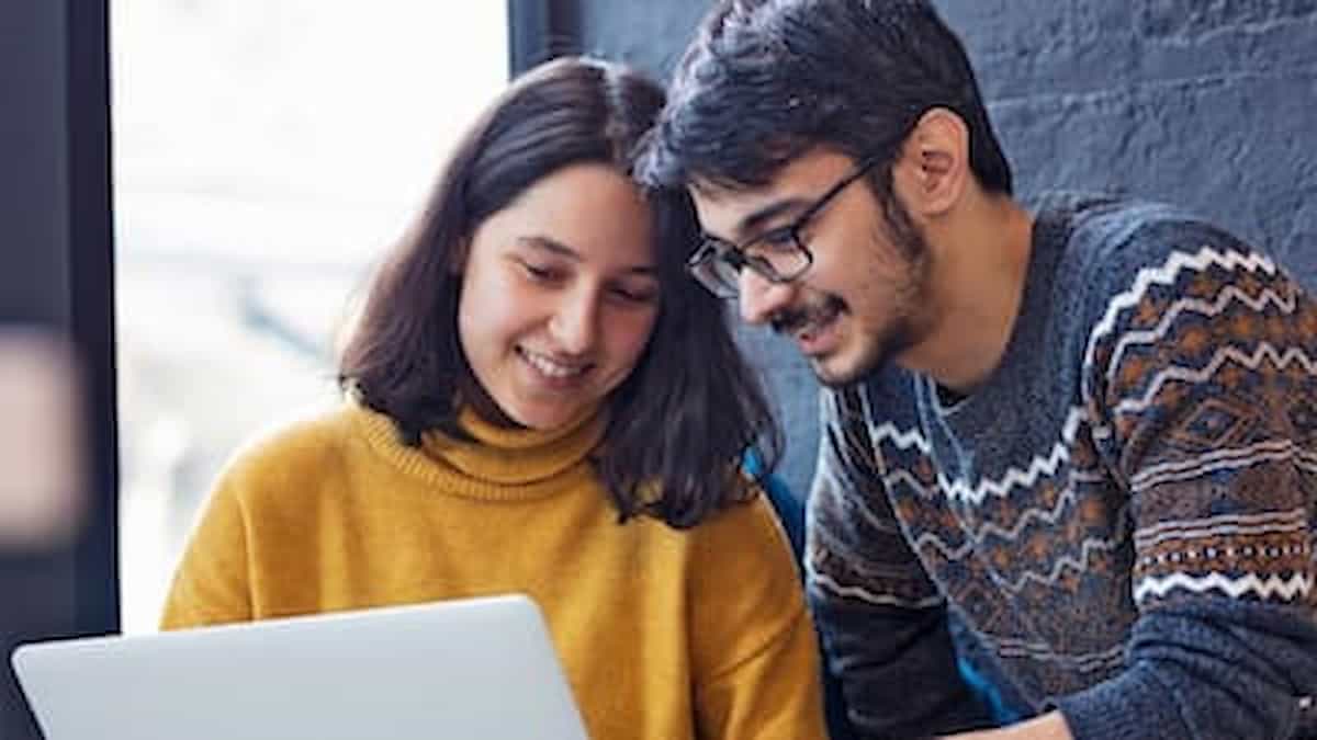 नौकरी बचाने के लिए शिक्षकों को देनी होगी परीक्षा, जानिए कैसे मिली लाखों को बड़ी राहत